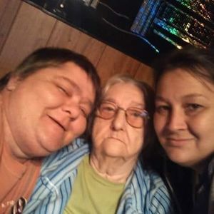 Meet your Posher, Corina